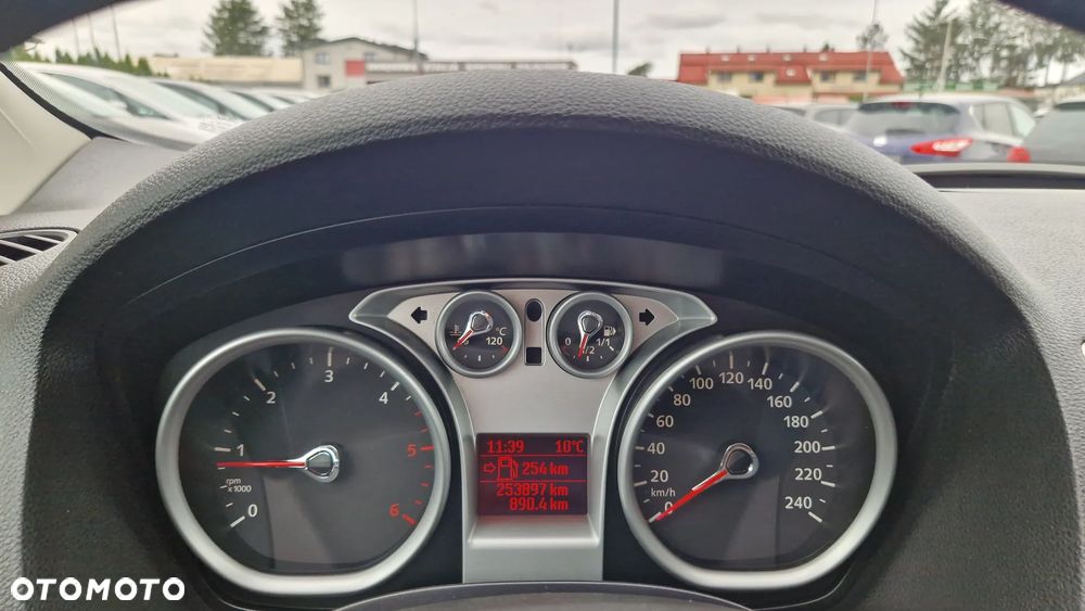 Ford Kuga 2.0 TDCi 2x4 Titanium - 28