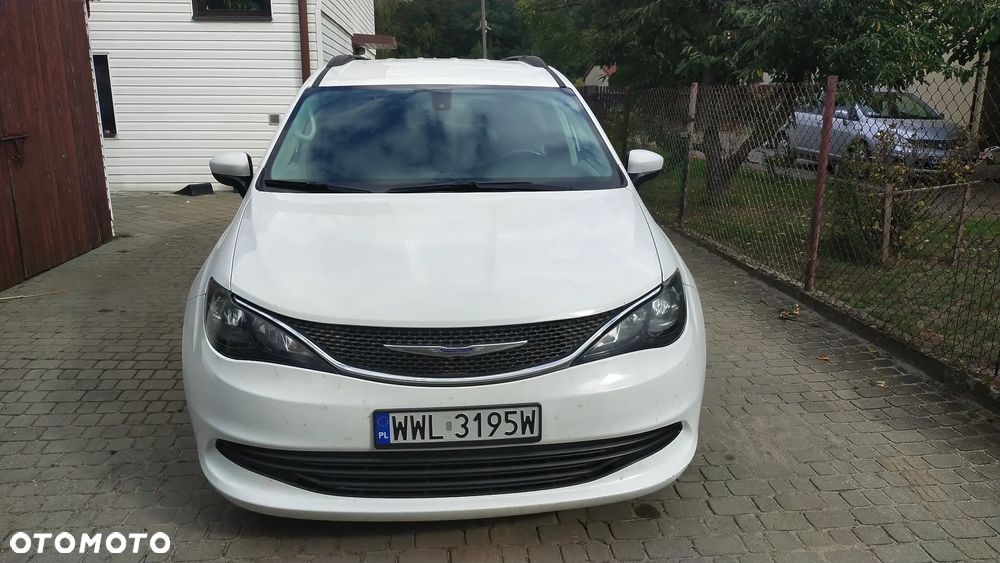 Chrysler Pacifica - 6