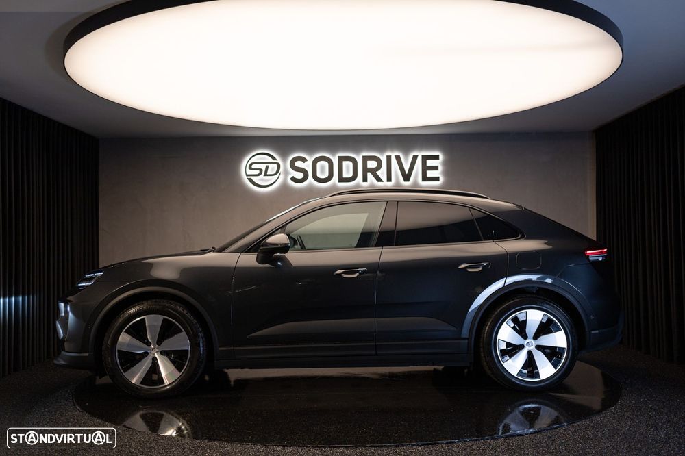 Porsche Macan Electric 4 - 2