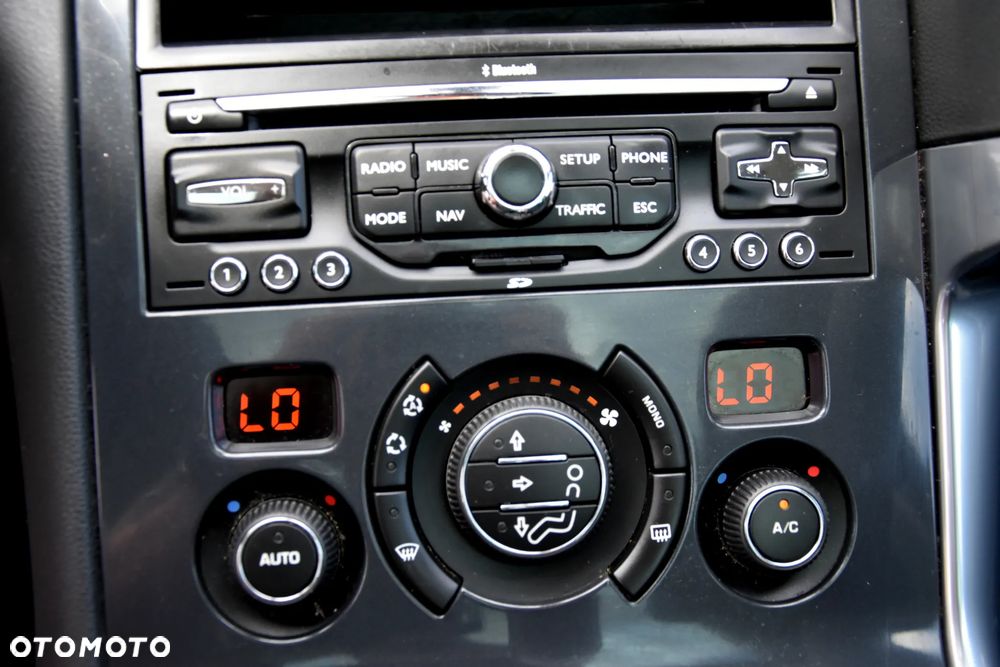 Peugeot 3008 HDi FAP 110 EGS6 Premium - 27