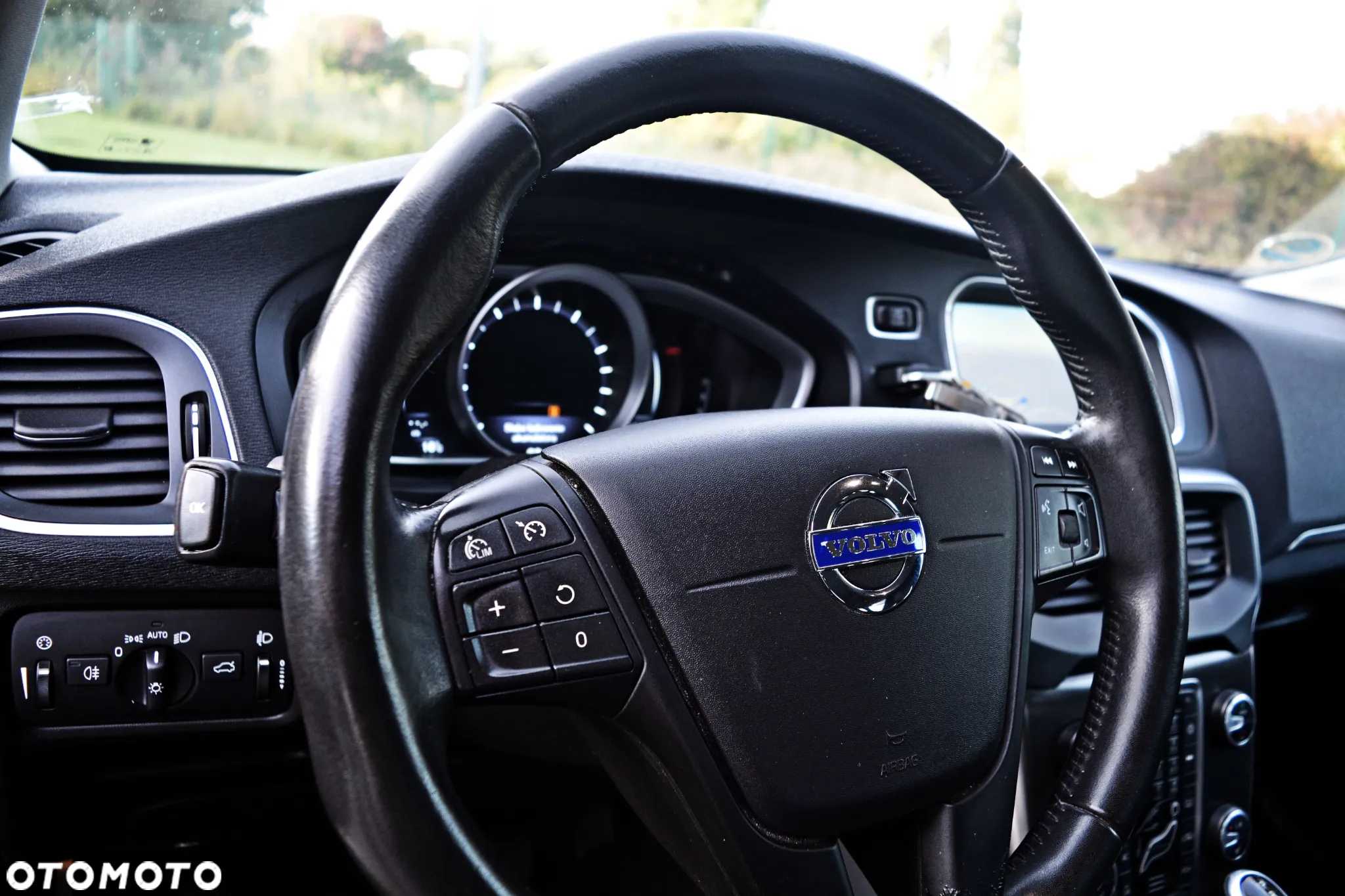 Volvo V40 T2 Geartronic Linje You - 24