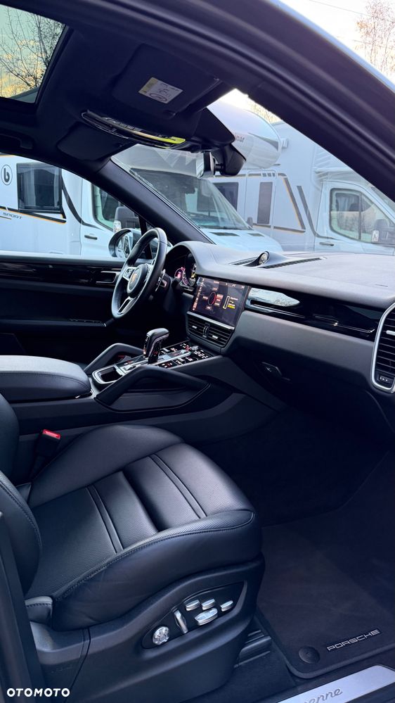 Porsche Cayenne Platinum Edition - 18