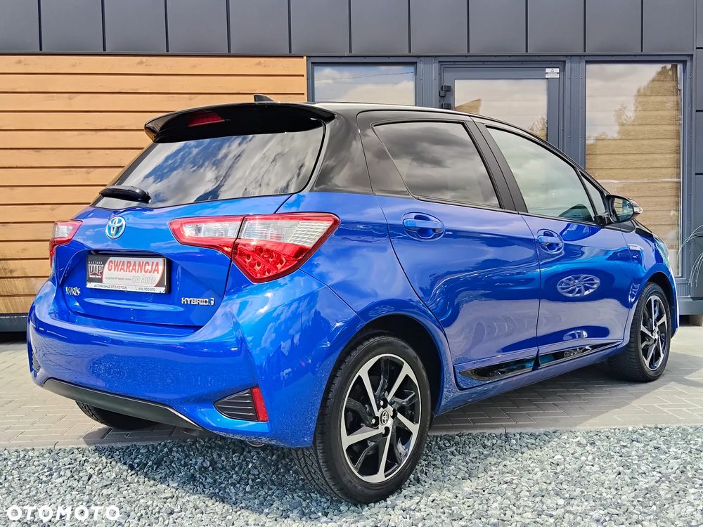 Toyota Yaris Hybrid 100 Premium - 35