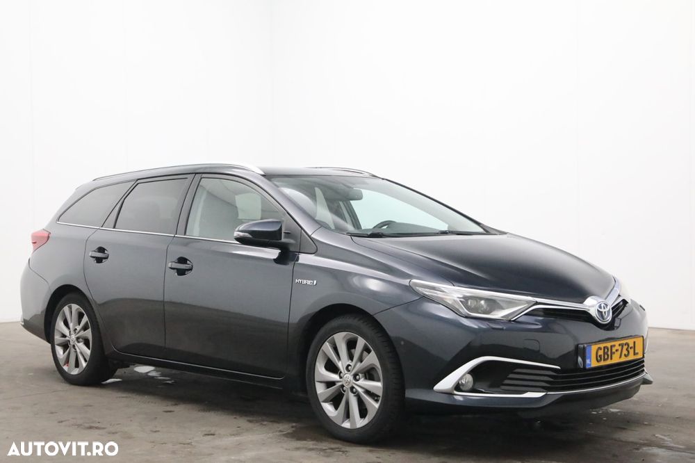 Toyota Auris - 1