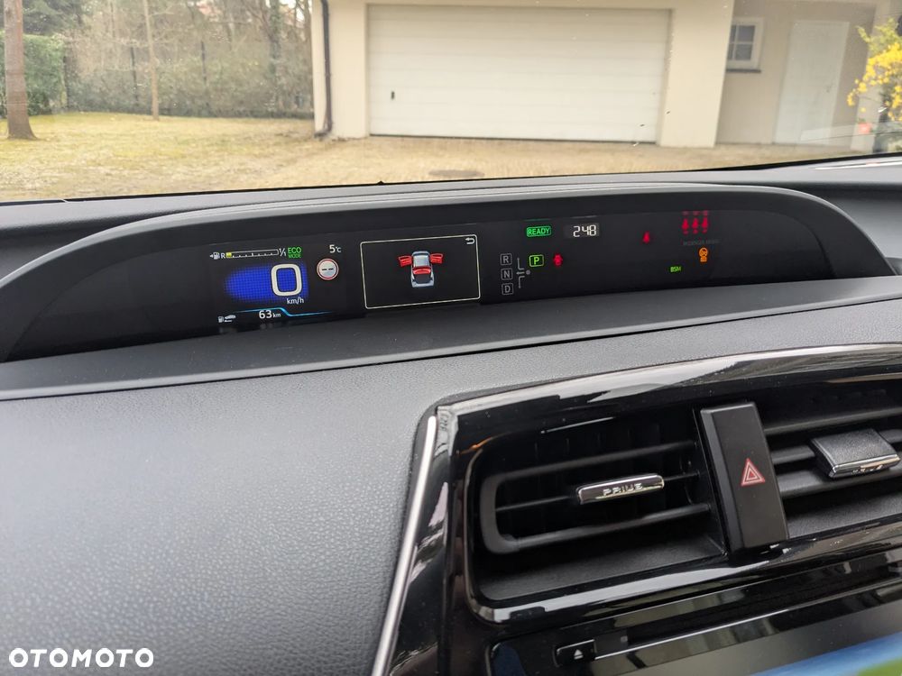 Toyota Prius Hybrid Executive - 29