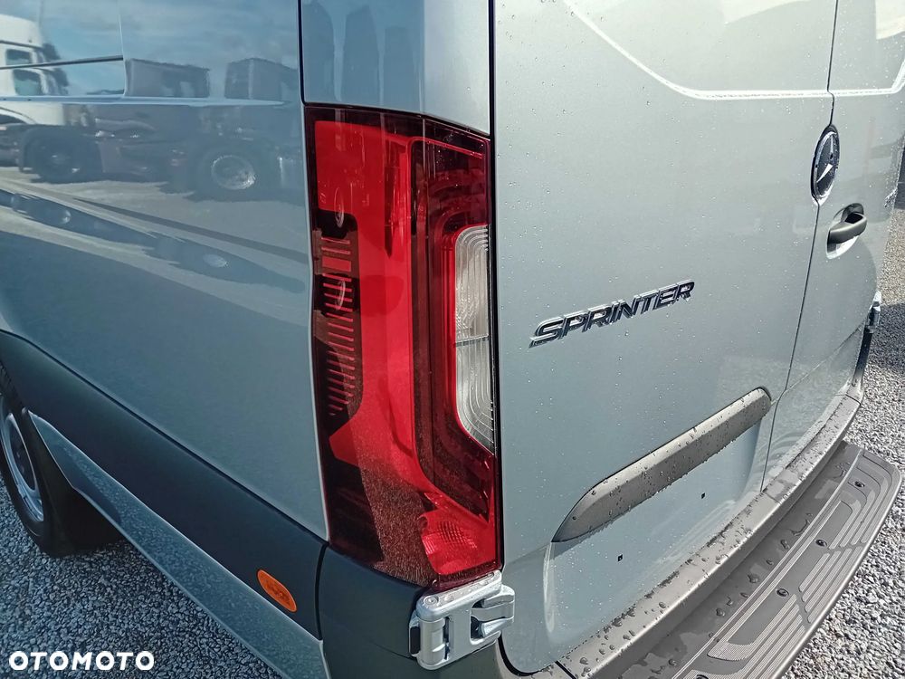 Mercedes-Benz Sprinter - 9
