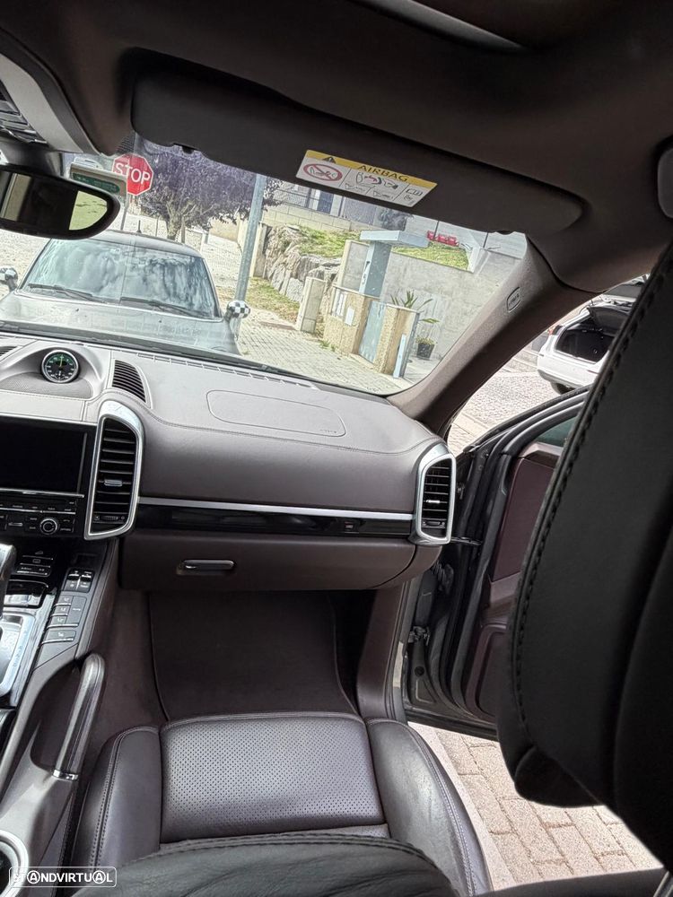 Porsche Cayenne S - 24