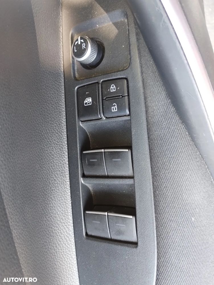 Toyota Corolla 1.6 Valvematic Sol - 19