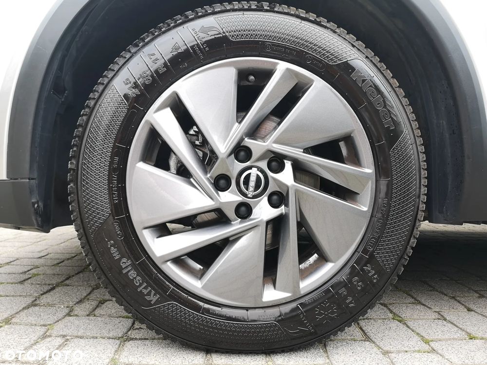 Nissan Qashqai 1.3 DIG-T N-Connecta DCT - 33