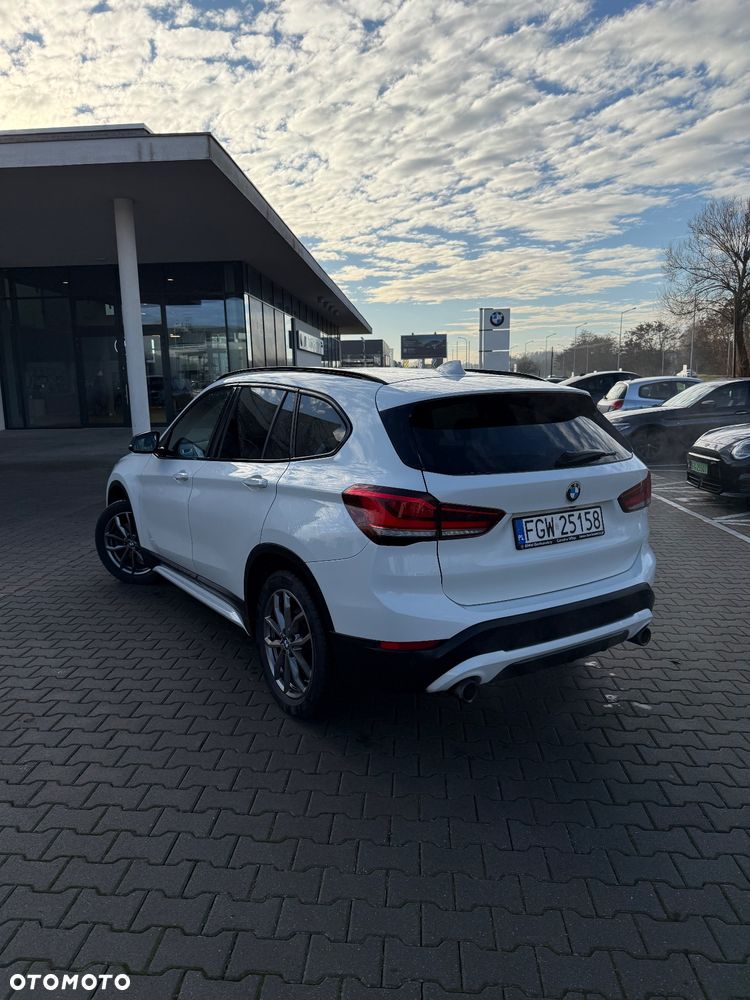 BMW X1 xDrive20i Sport Line - 4