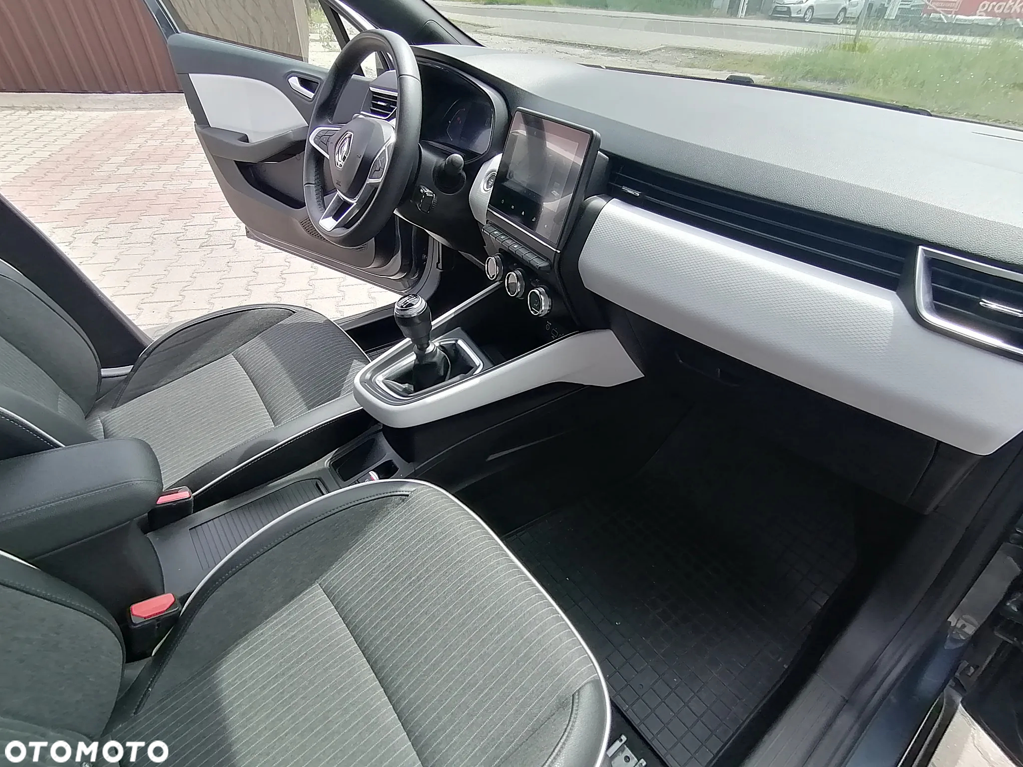 Renault Clio TCe 90 TECHNO - 28