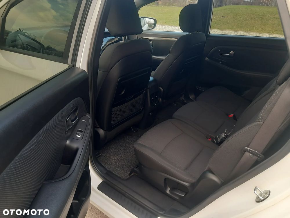 Kia Carens 1.7 CRDi M EU6 - 11