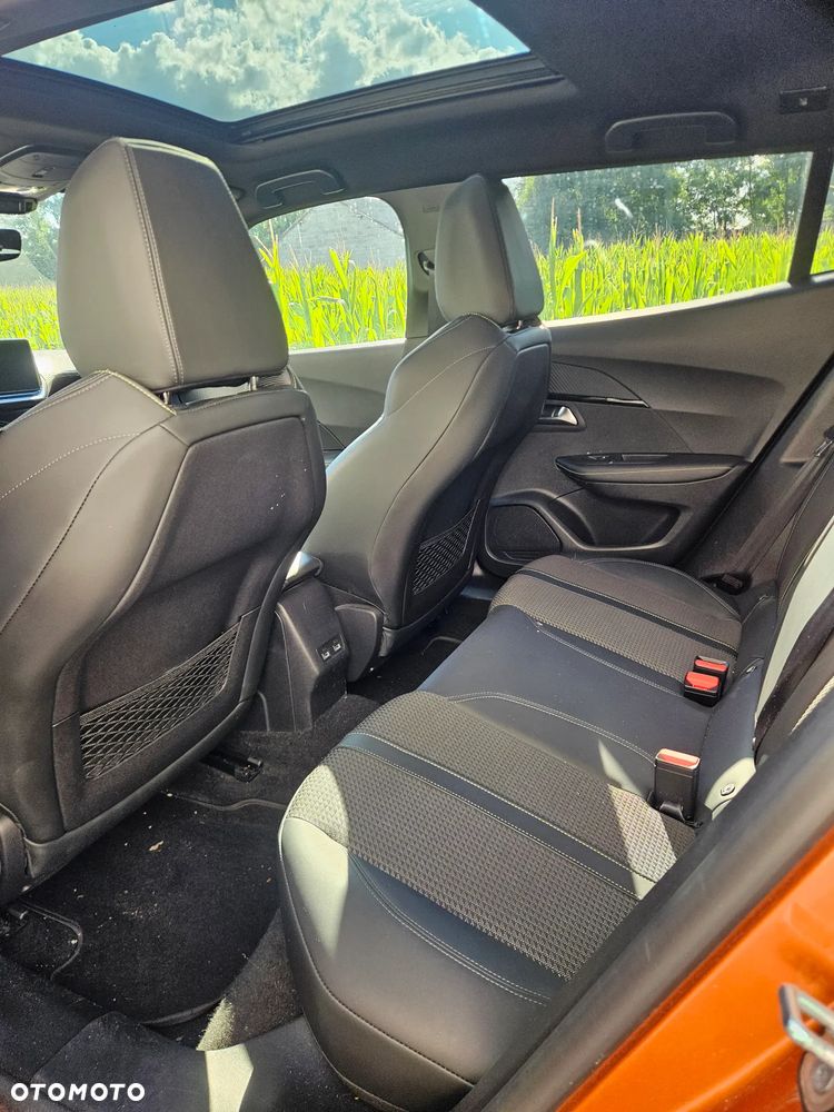Peugeot 2008 PureTech 130 EAT8 GT Exclusive - 7