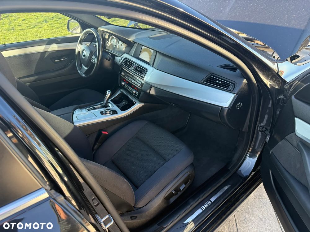 BMW Seria 5 518d - 13