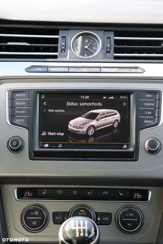 Volkswagen Passat - 13