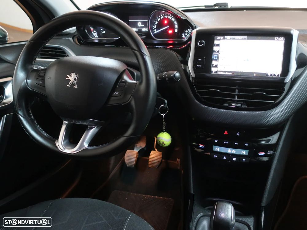 Peugeot 2008 1.2 VTi Allure - 23