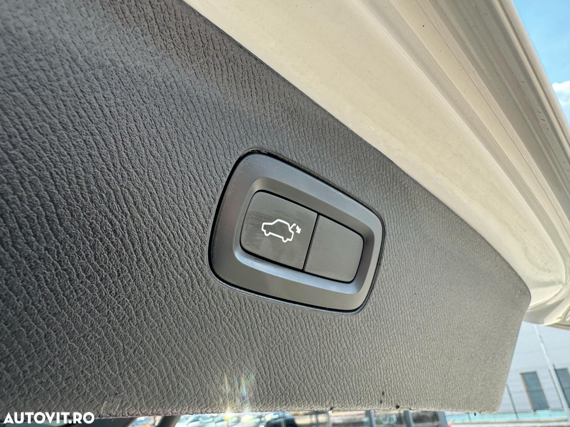 Volvo XC 90 B5 D AWD Geartronic Momentum Pro - 33