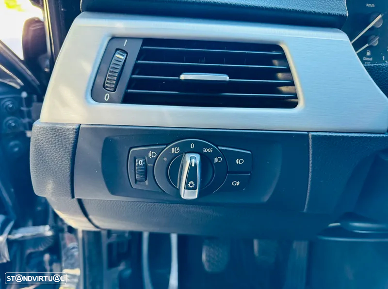BMW 320 d Touring Navigation Sport - 27