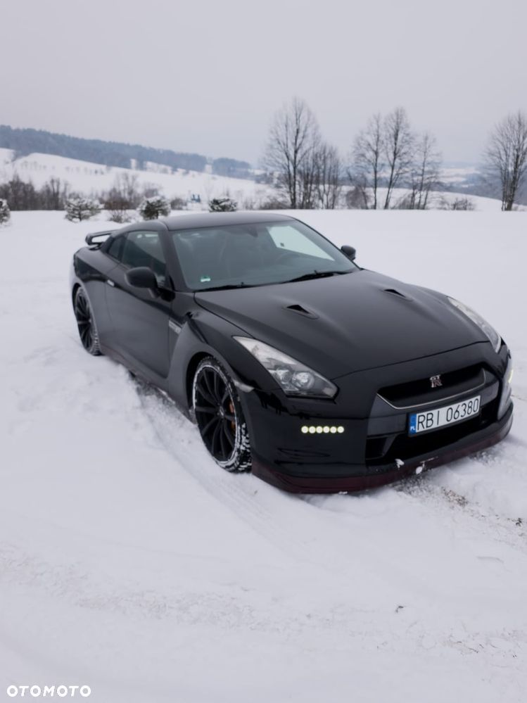 Nissan GT-R - 4