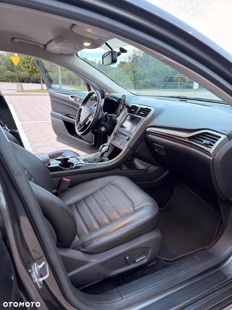 Ford Fusion - 5