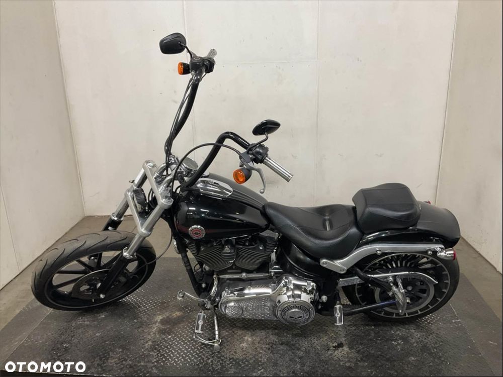 Harley-Davidson FXSB Breakout - 3