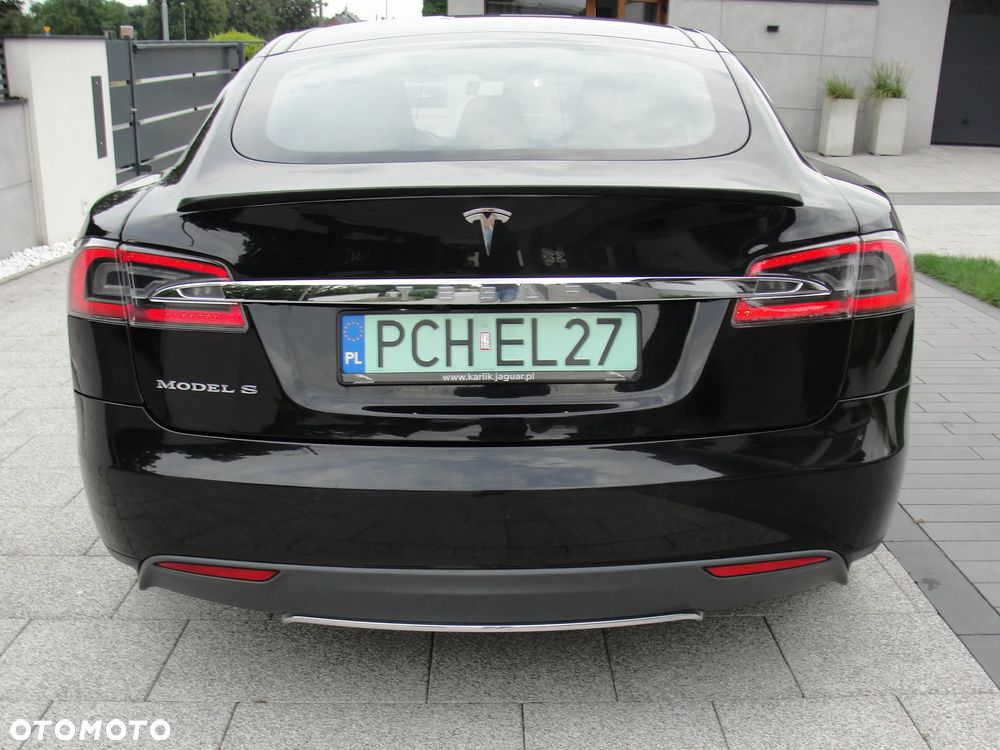 Tesla Model S - 20