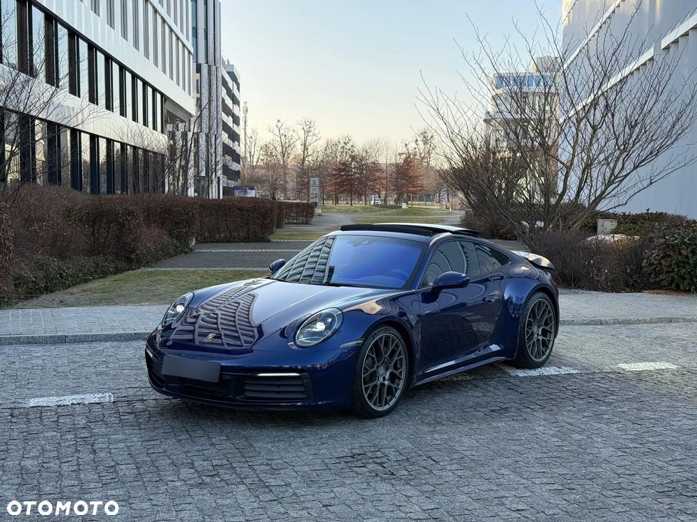 Porsche 911 Carrera - 2