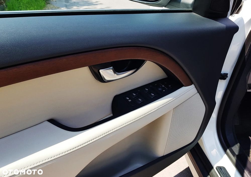 Volvo XC 70 T5 AWD Summum - 6