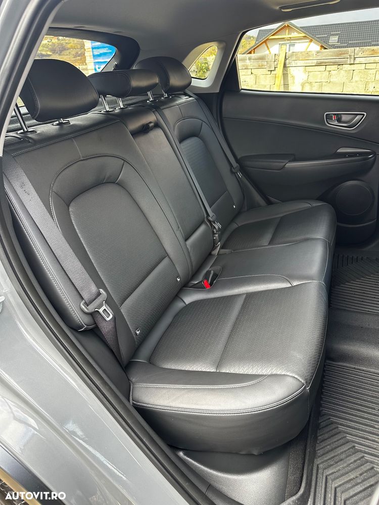 Hyundai KONA EV Premium - 24