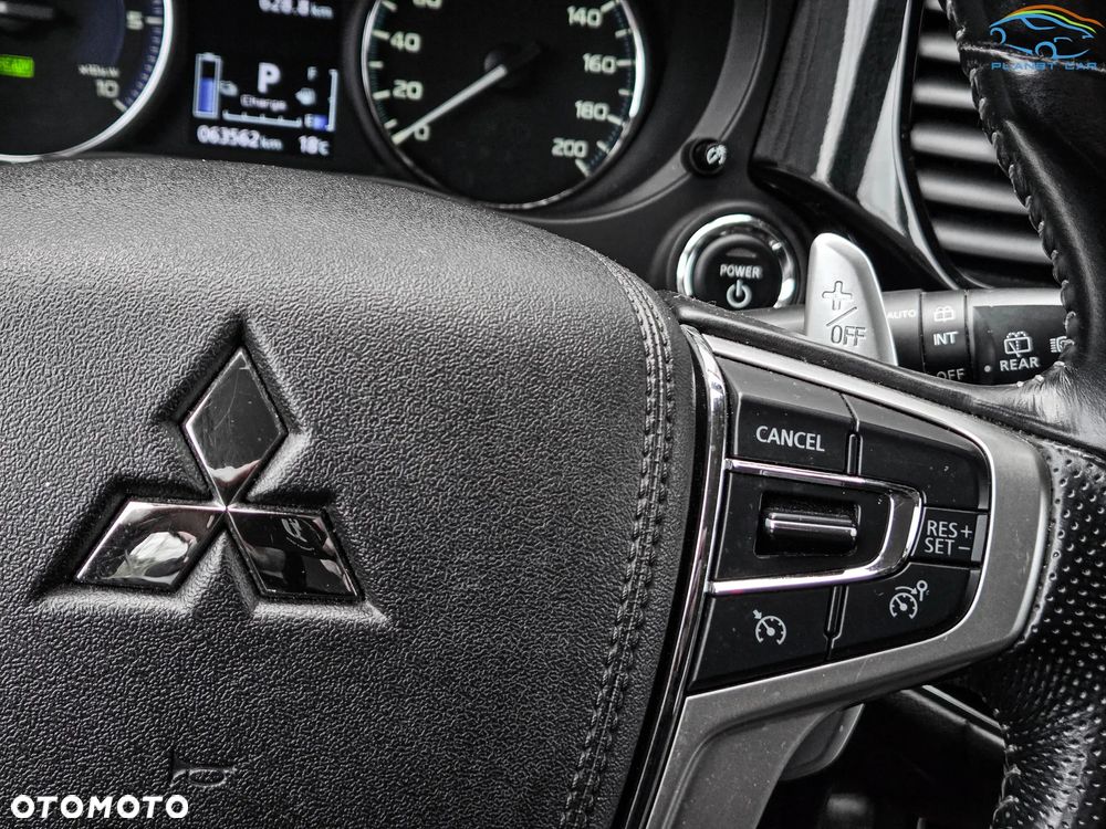 Mitsubishi Outlander 2.4 4WD Plug-In Hybrid Plus - 25