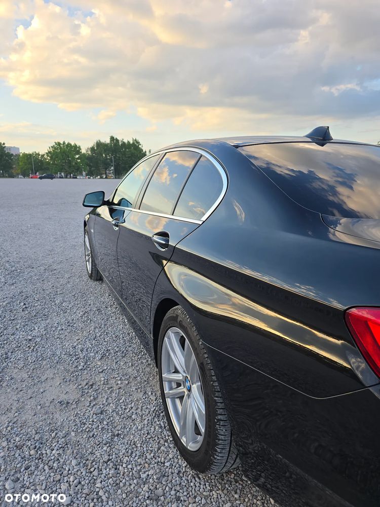 BMW Seria 5 525d xDrive Sport-Aut - 13