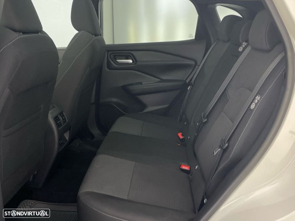 Nissan Qashqai 1.3 DIG-T N-Connecta Xtronic - 12