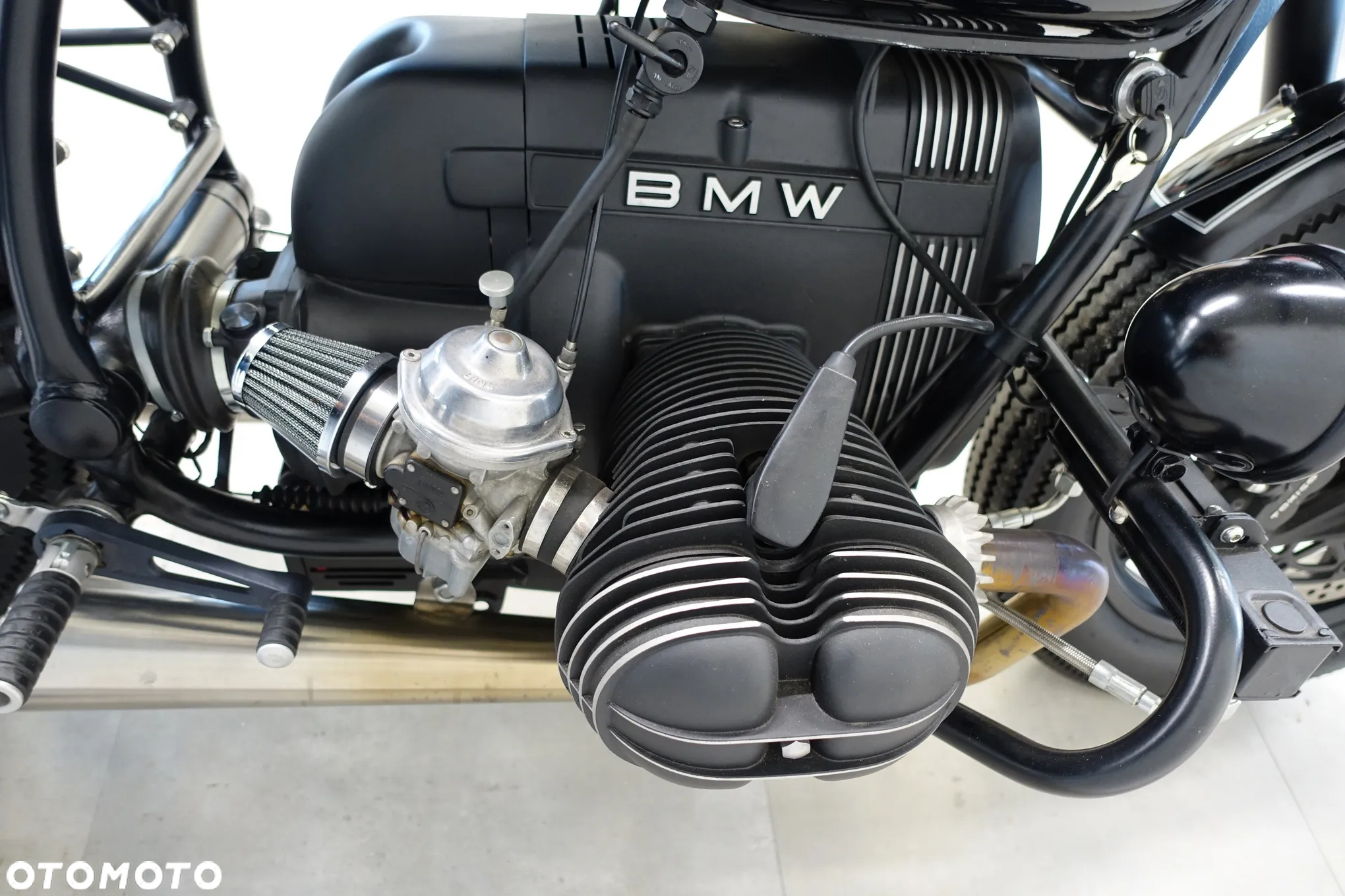 BMW R - 12