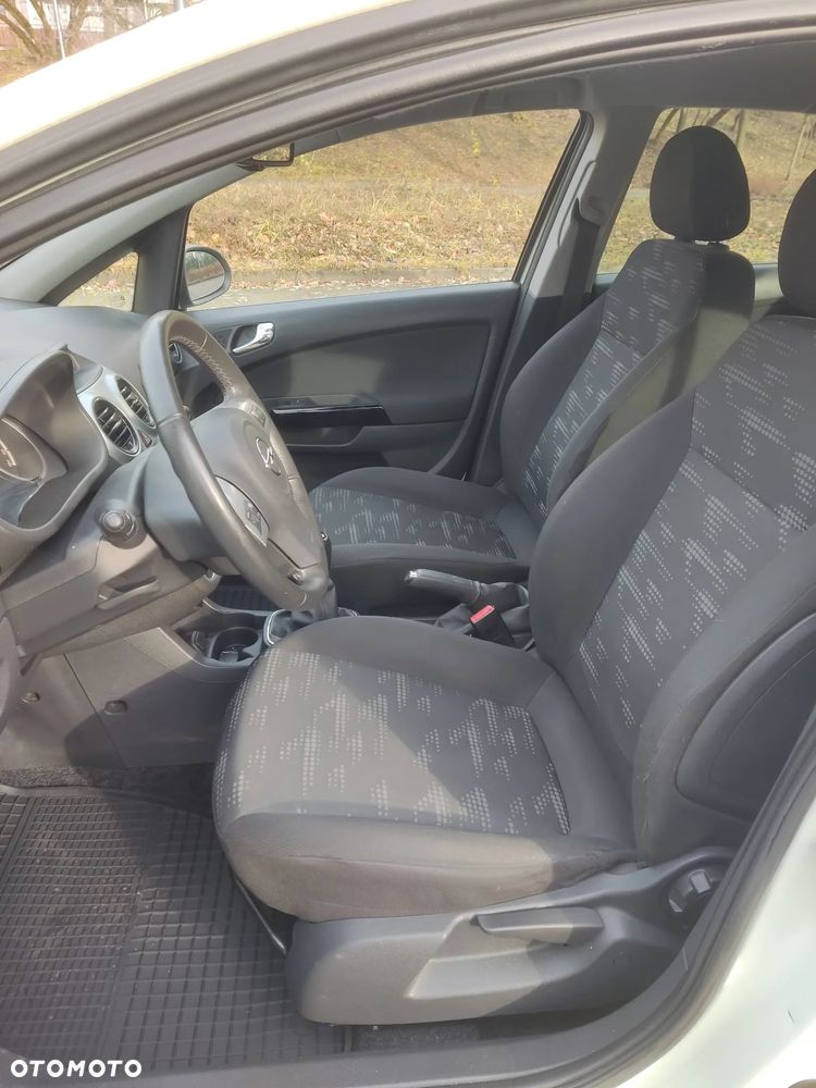 Opel Corsa 1.2 16V Cosmo - 11