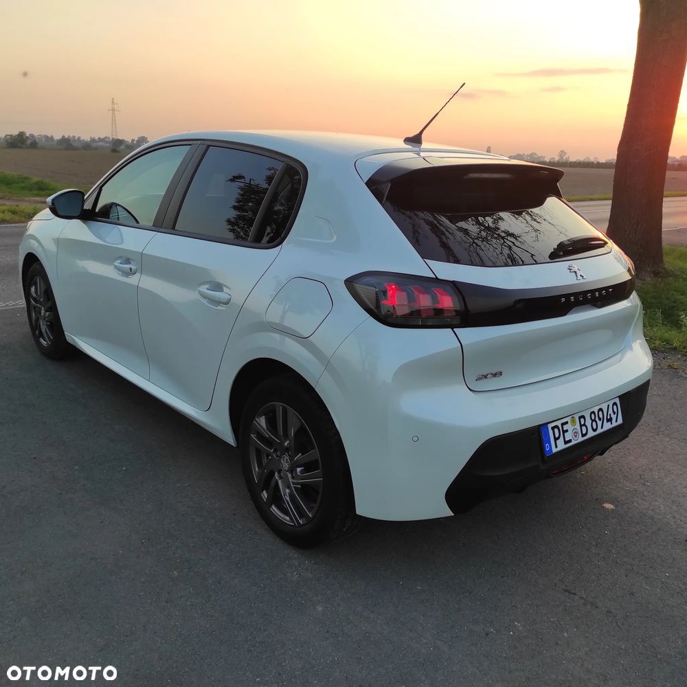 Peugeot 208 - 6