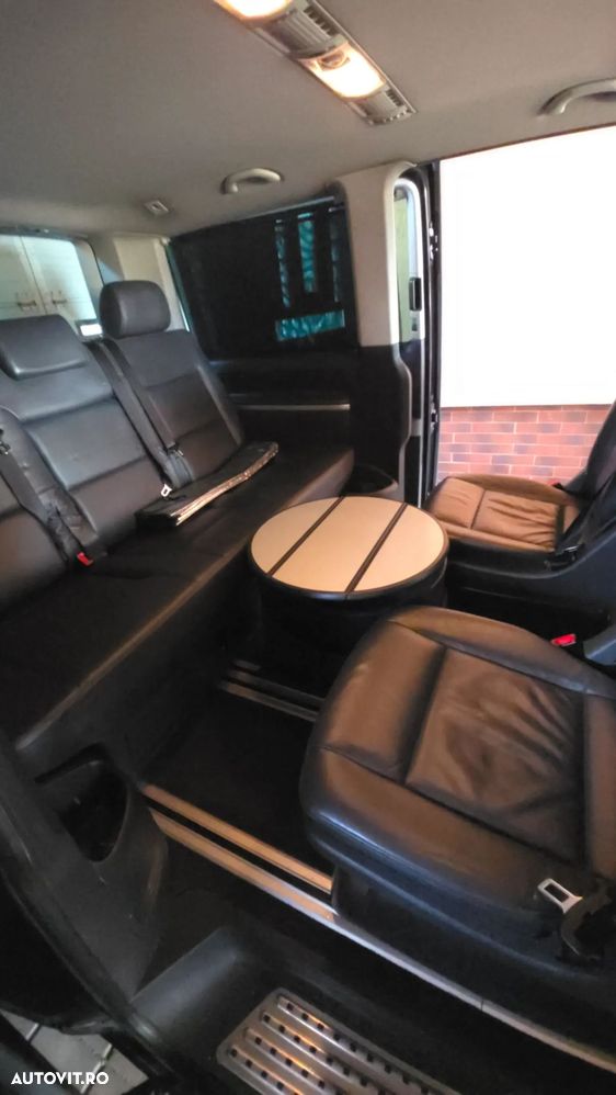 Volkswagen Multivan - 12