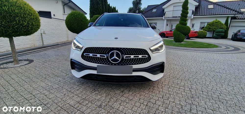 Mercedes-Benz GLA - 13