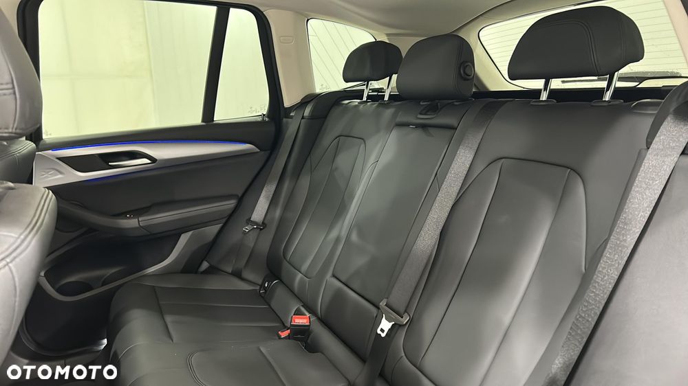 BMW X3 xDrive20i - 13