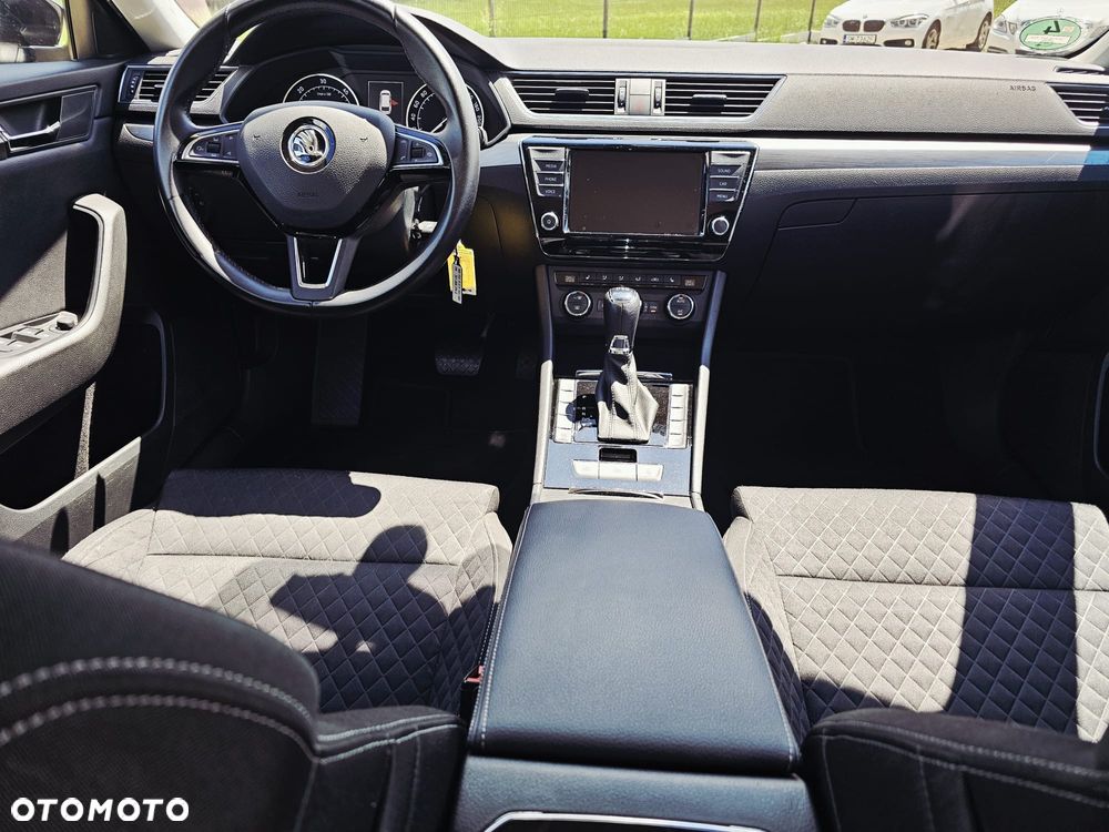 Skoda Superb 2.0 TDI DSG Ambition - 27