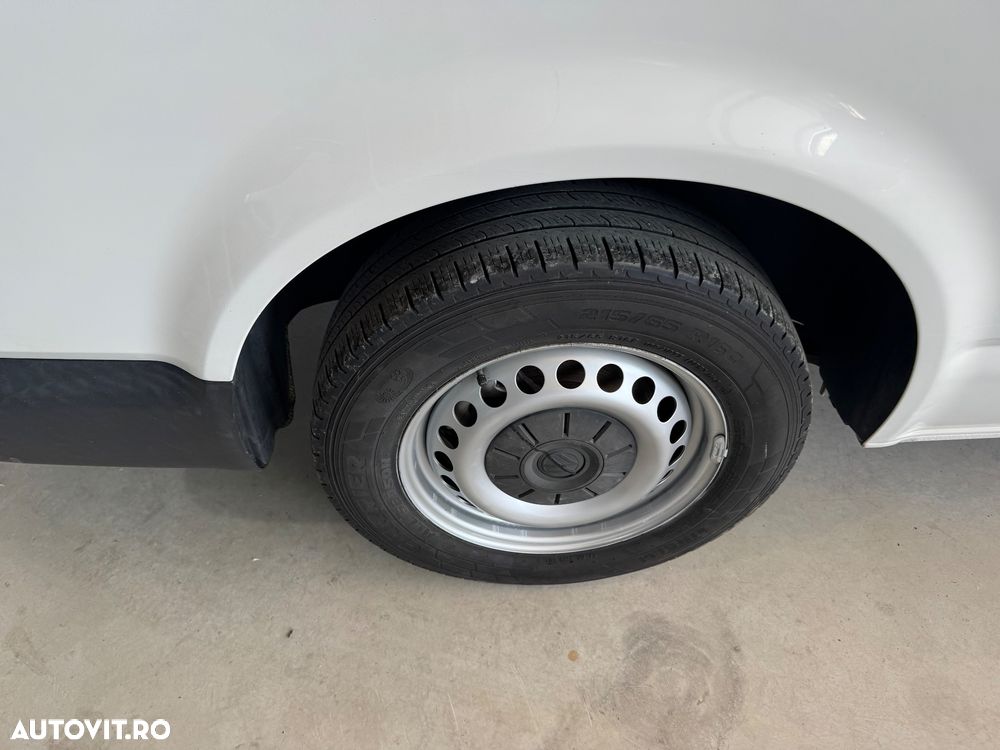 Volkswagen Transporter - 28
