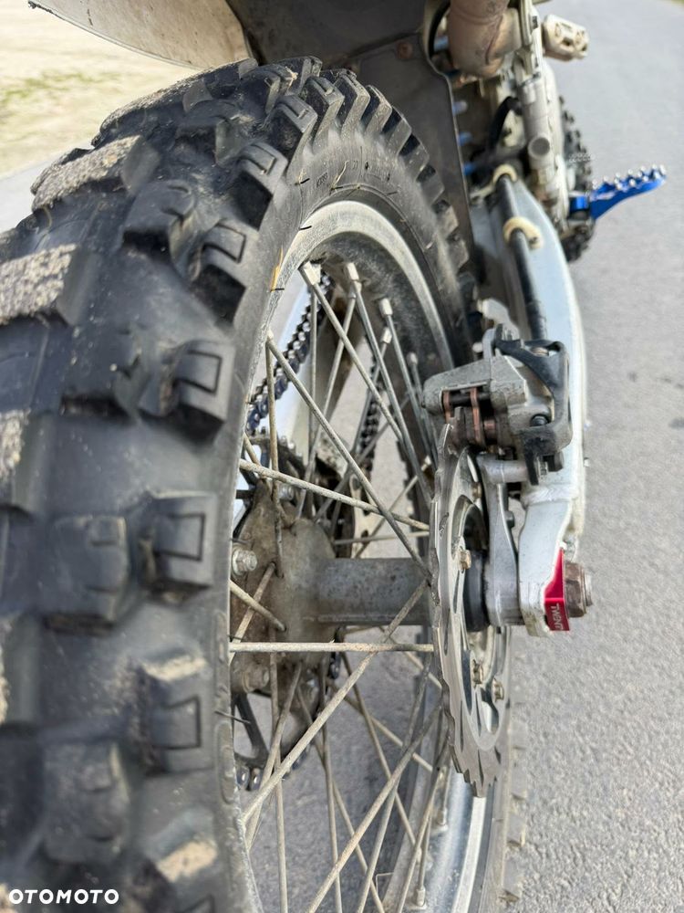 Yamaha YZF - 9