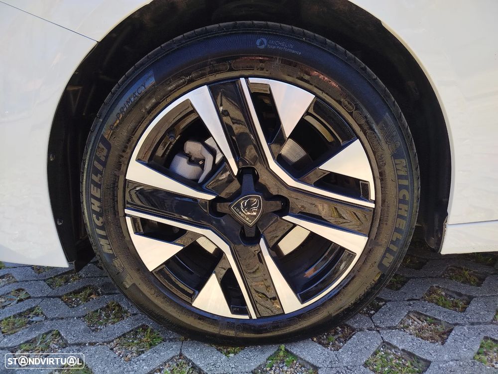 Peugeot 208 - 10