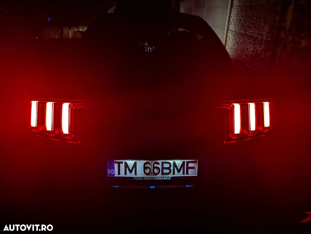 Ford Mustang - 25