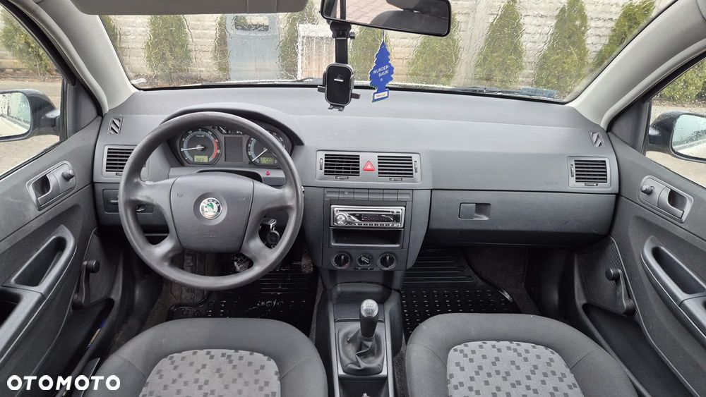 Skoda Fabia 1.4 16V Ambiente - 6