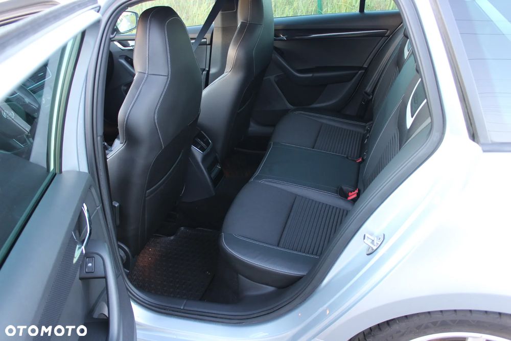 Skoda Octavia 2.0 TDI RS - 25
