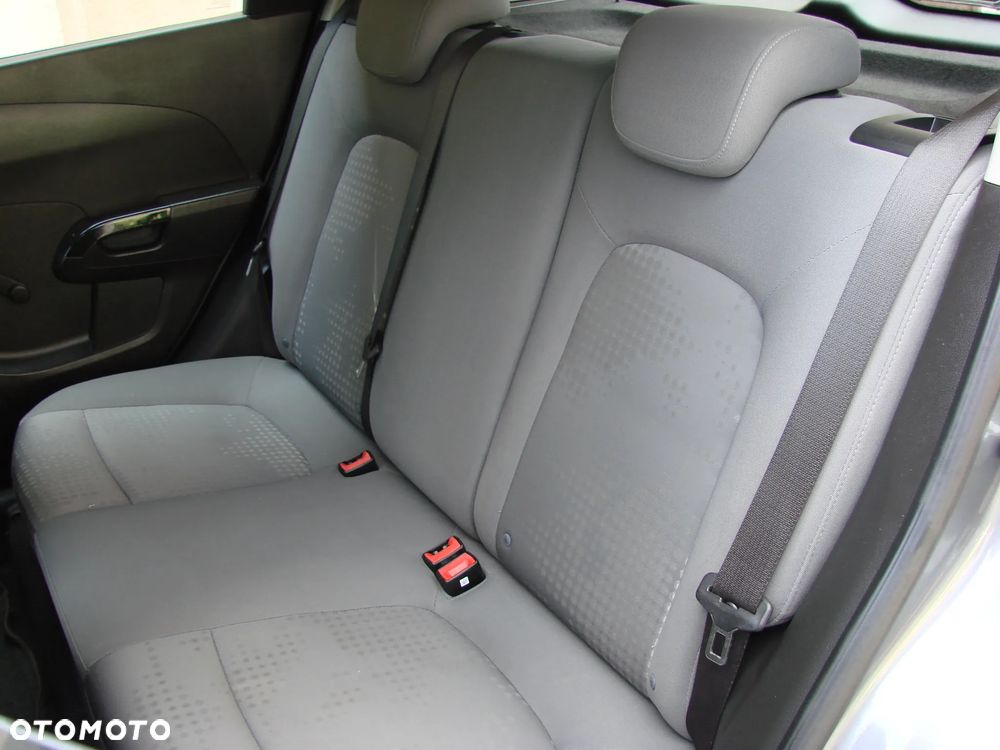 Chevrolet Aveo - 12