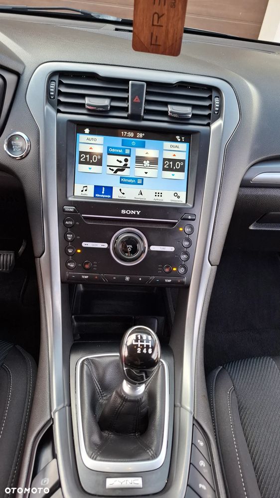 Ford Mondeo 1.5 EcoBoost Titanium - 19
