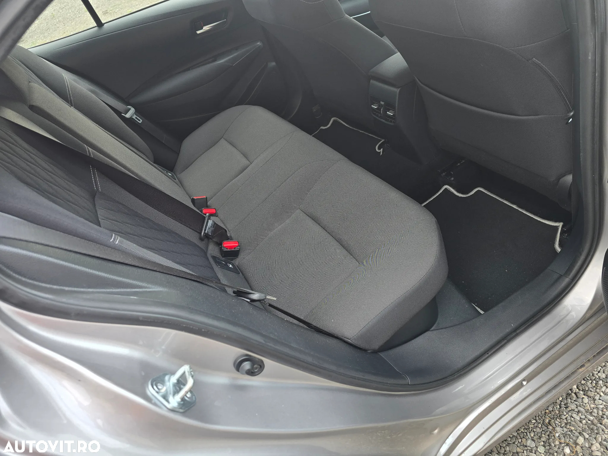 Toyota Corolla 1.8 HSD Business - 10