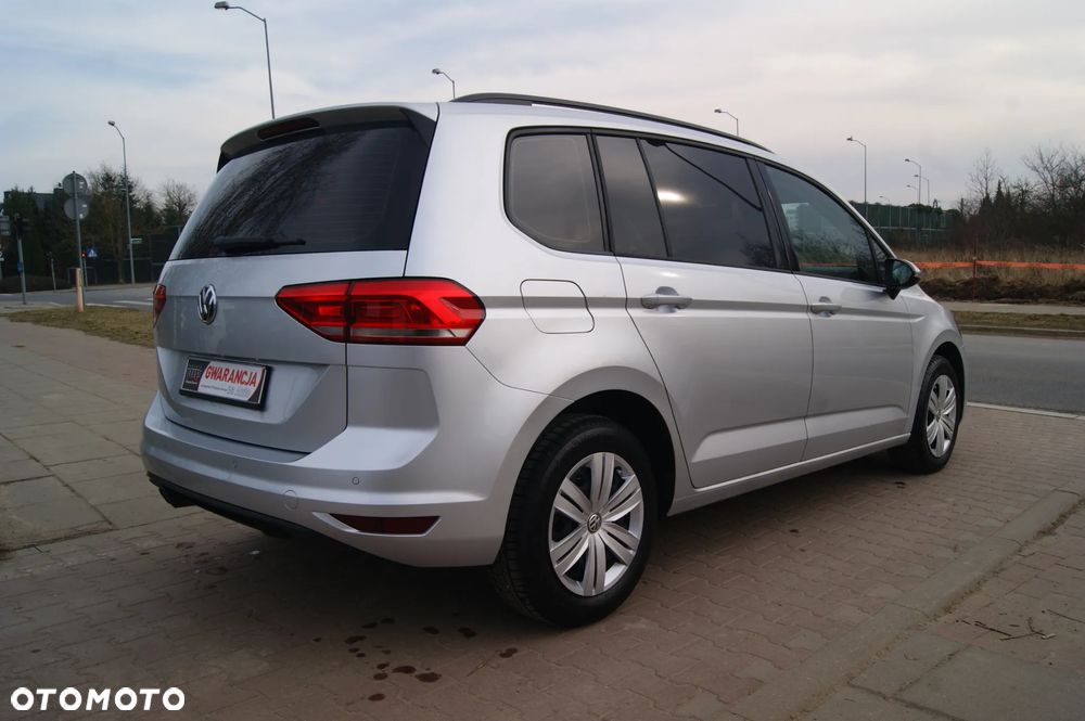 Volkswagen Touran 2.0 TDI SCR DSG Comfortline - 4