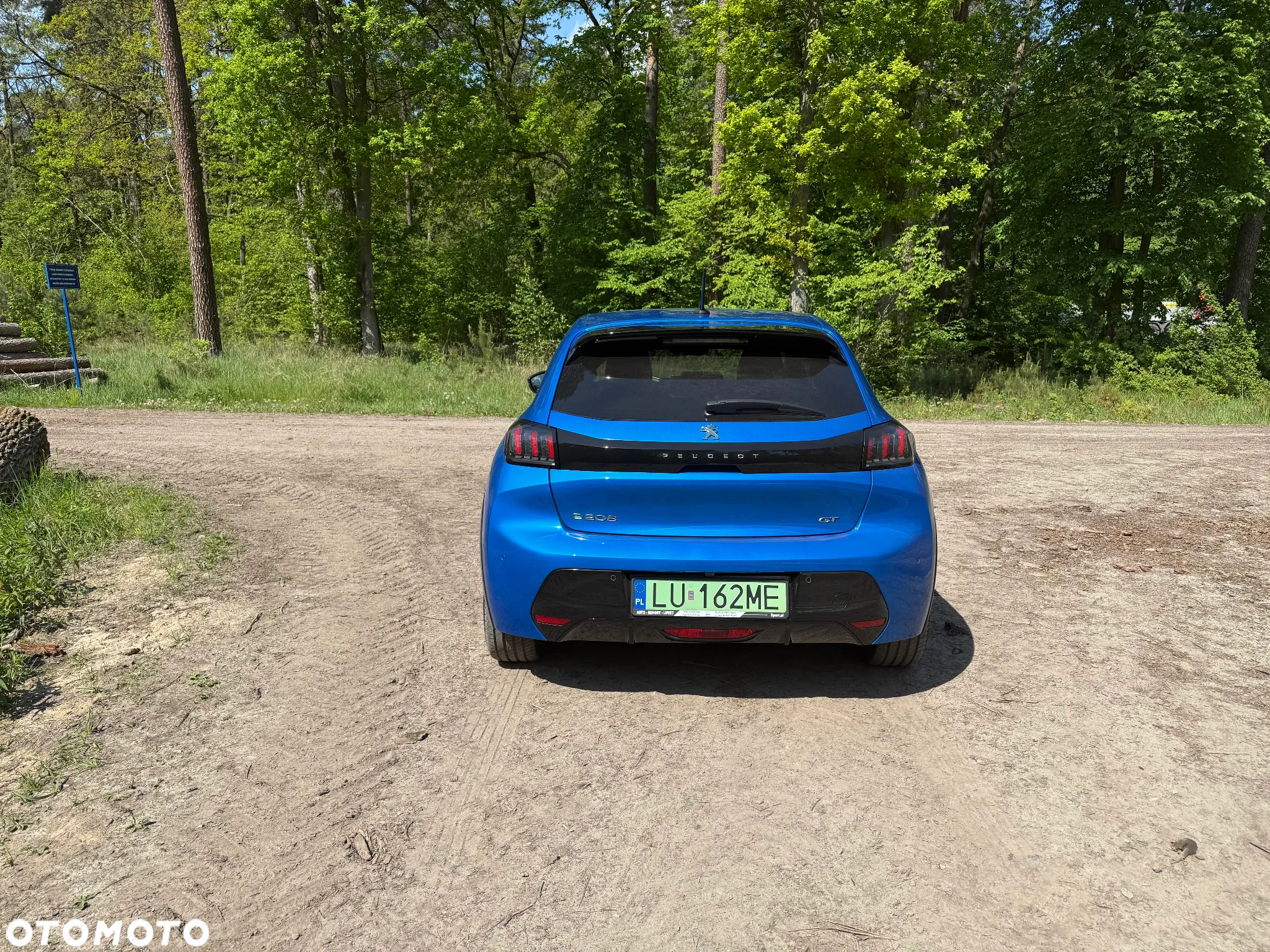 Peugeot 208 e-208 GT - 11